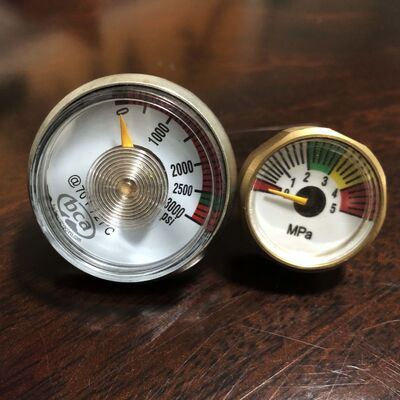 Misuratore di pressione e contatore di gas industriali con taratura specifica del gas per una sicurezza critica e prestazioni resistenti alle perdite