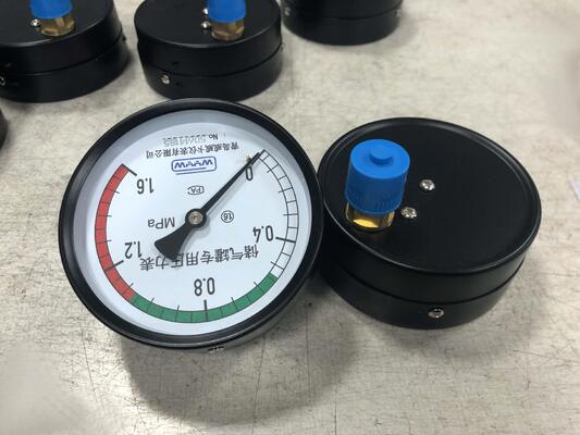 Misuratore di pressione del serbatoio del ricevitore d'aria da 4 pollici (100 mm) con gamma da 0 a 1,6 MPa e zone di sicurezza codificate per colore