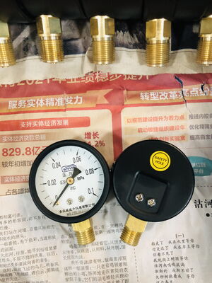 Manometro a secco nero con scala di avviso del colore e quadranti da 60 mm e 100 mm con connessione inferiore in ottone a prova di perdite