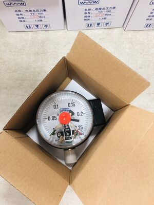 Regulatore ad alta pressione con finestrino di vetro adatto per una gestione accurata della pressione in sistemi complessi